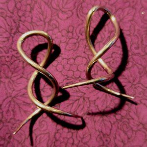 Twist hanging earrings